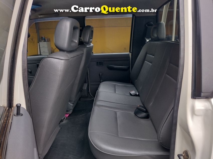 Mitsubishi L200 2.5 GL 4X4 CD 8V TURBO DIESEL 4P MANUAL - Loja
