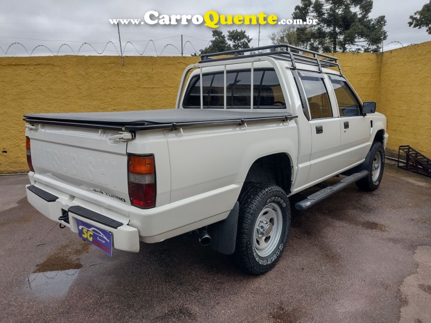 Mitsubishi L200 2.5 GL 4X4 CD 8V TURBO DIESEL 4P MANUAL - Loja
