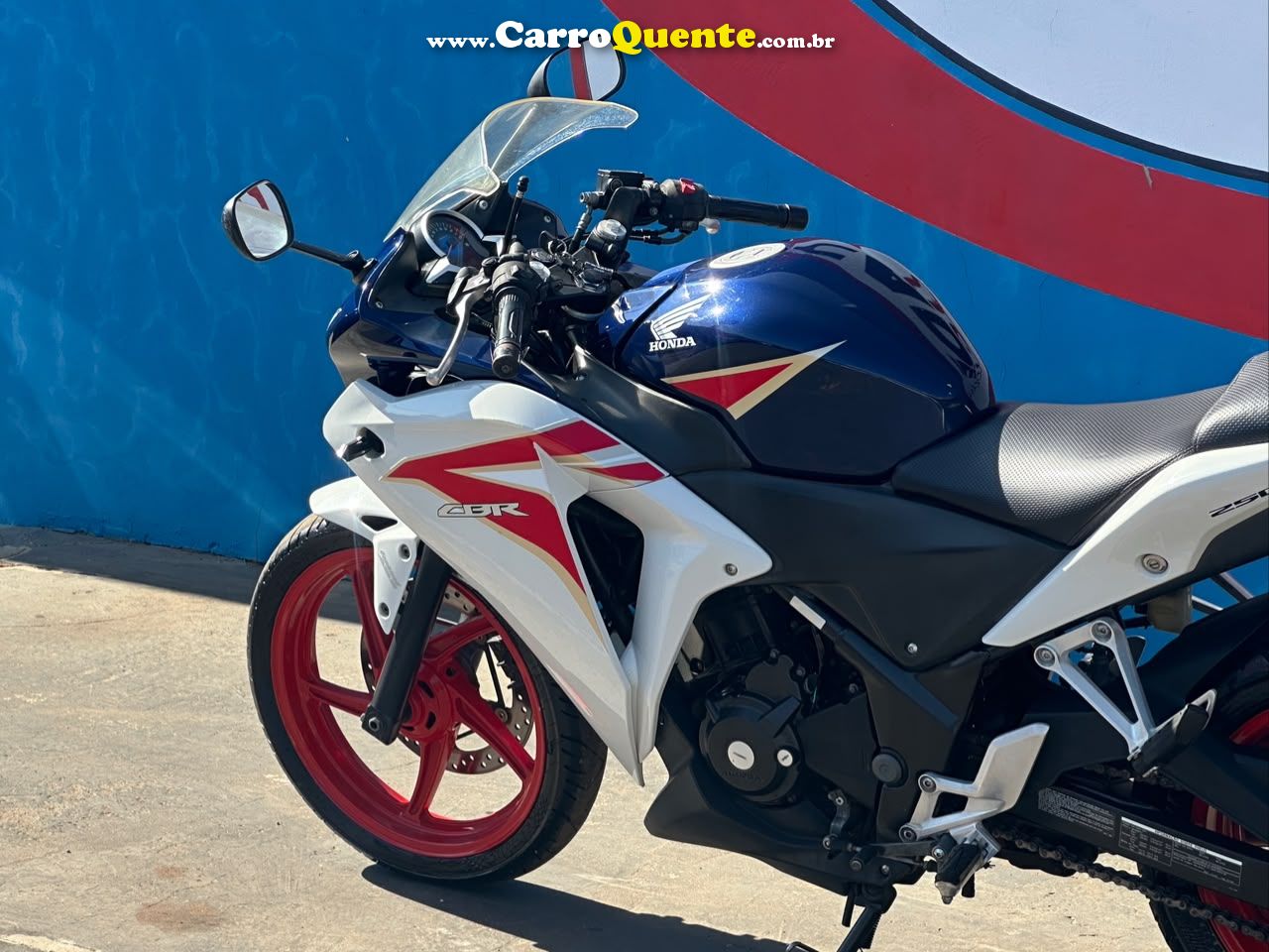 HONDA CBR 250R 2012 - Loja