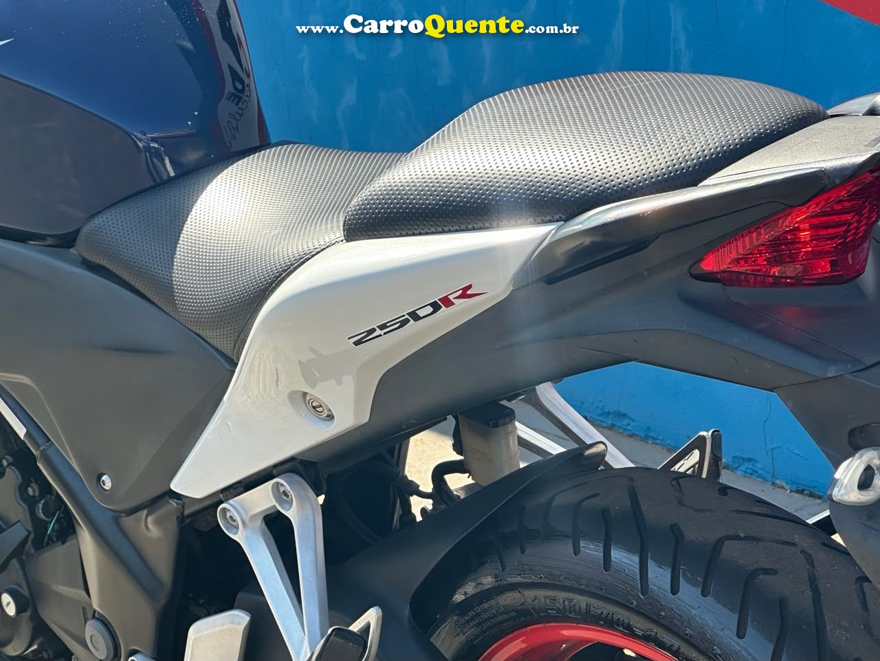 HONDA CBR 250R 2012 - Loja