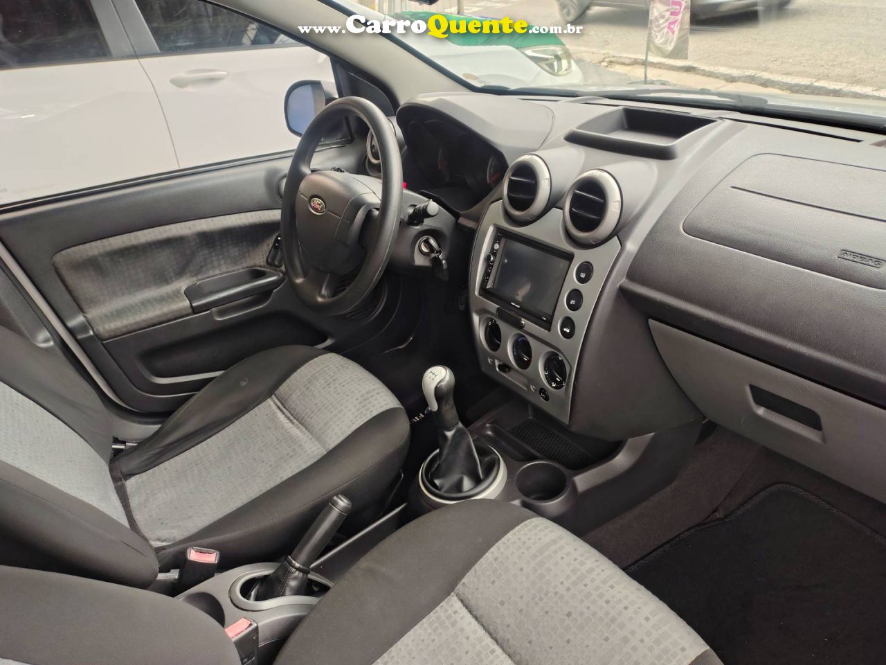 FORD FIESTA 1.6 ROCAM SE SEDAN 8V 2014 - Loja