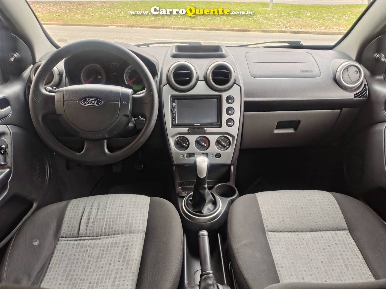 FORD FIESTA 1.6 ROCAM SE SEDAN 8V 2014 - Loja