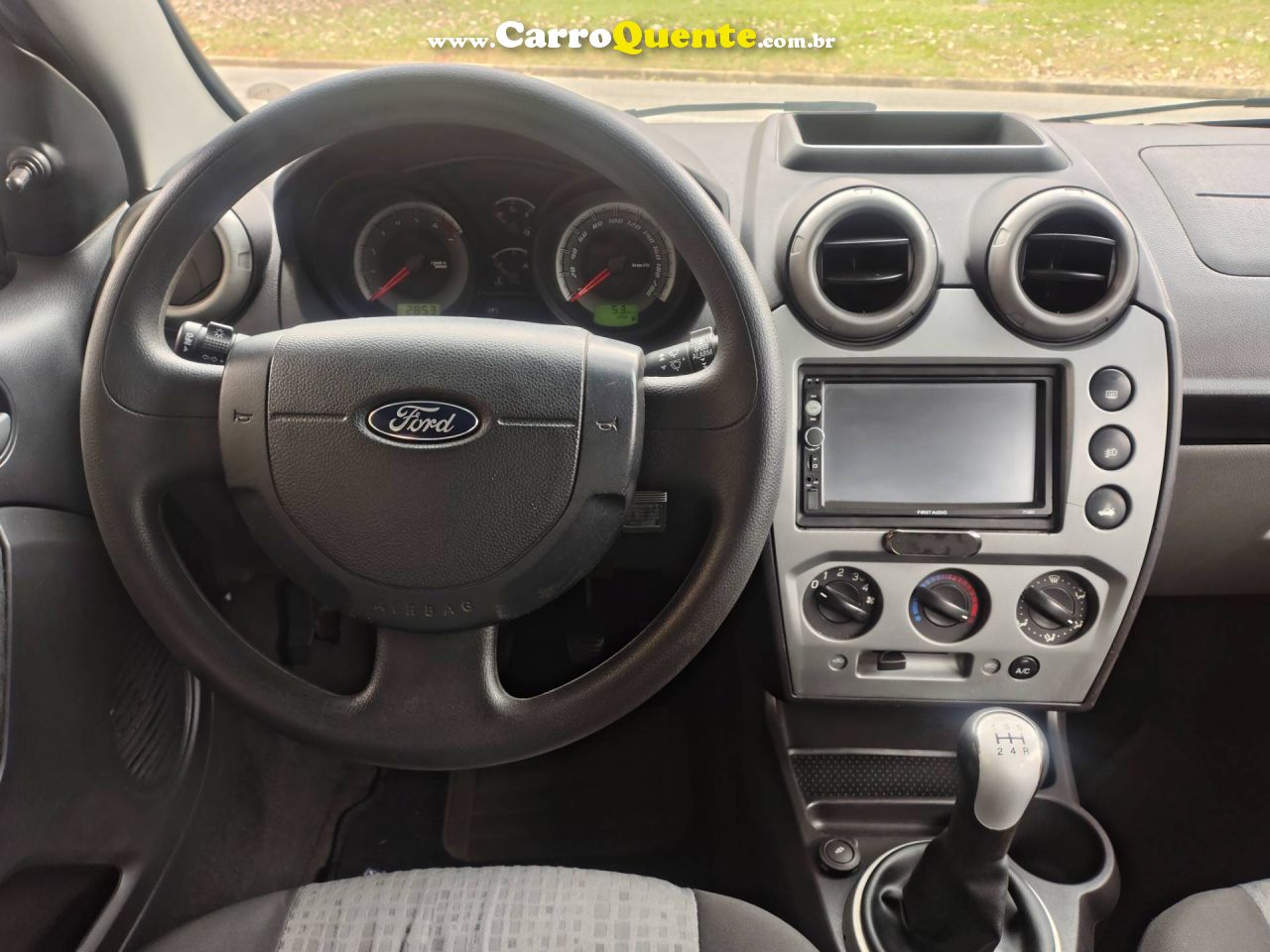 FORD FIESTA 1.6 ROCAM SE SEDAN 8V 2014 - Loja