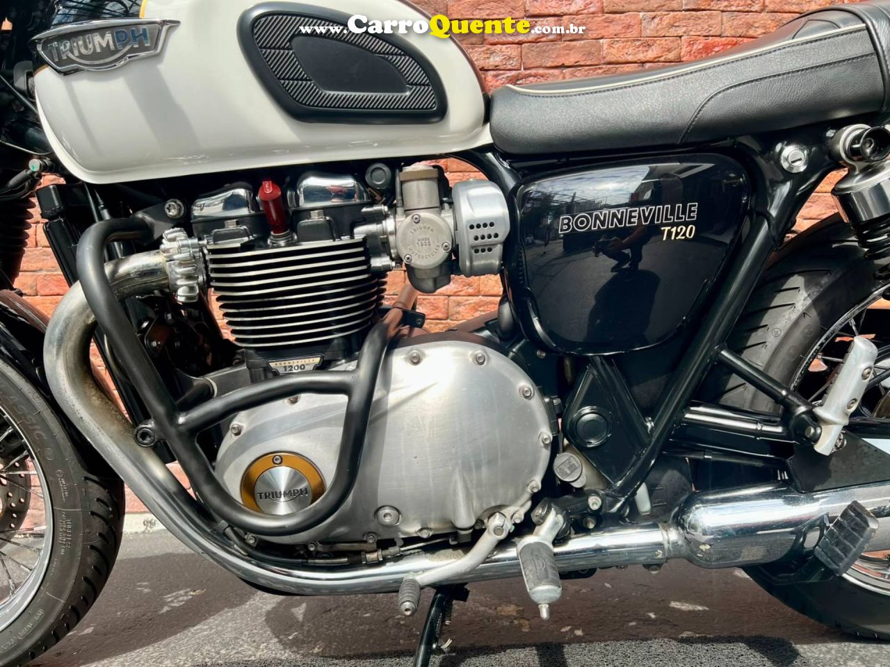 TRIUMPH BONNEVILLE T120 1200 2017 - Loja