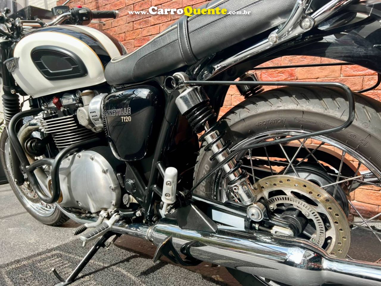 TRIUMPH BONNEVILLE T120 1200 2017 - Loja