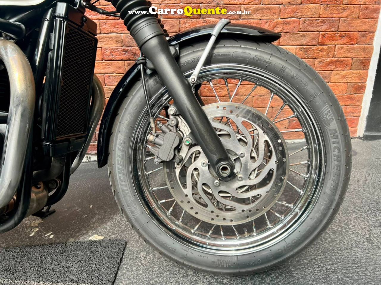 TRIUMPH BONNEVILLE T120 1200 2017 - Loja
