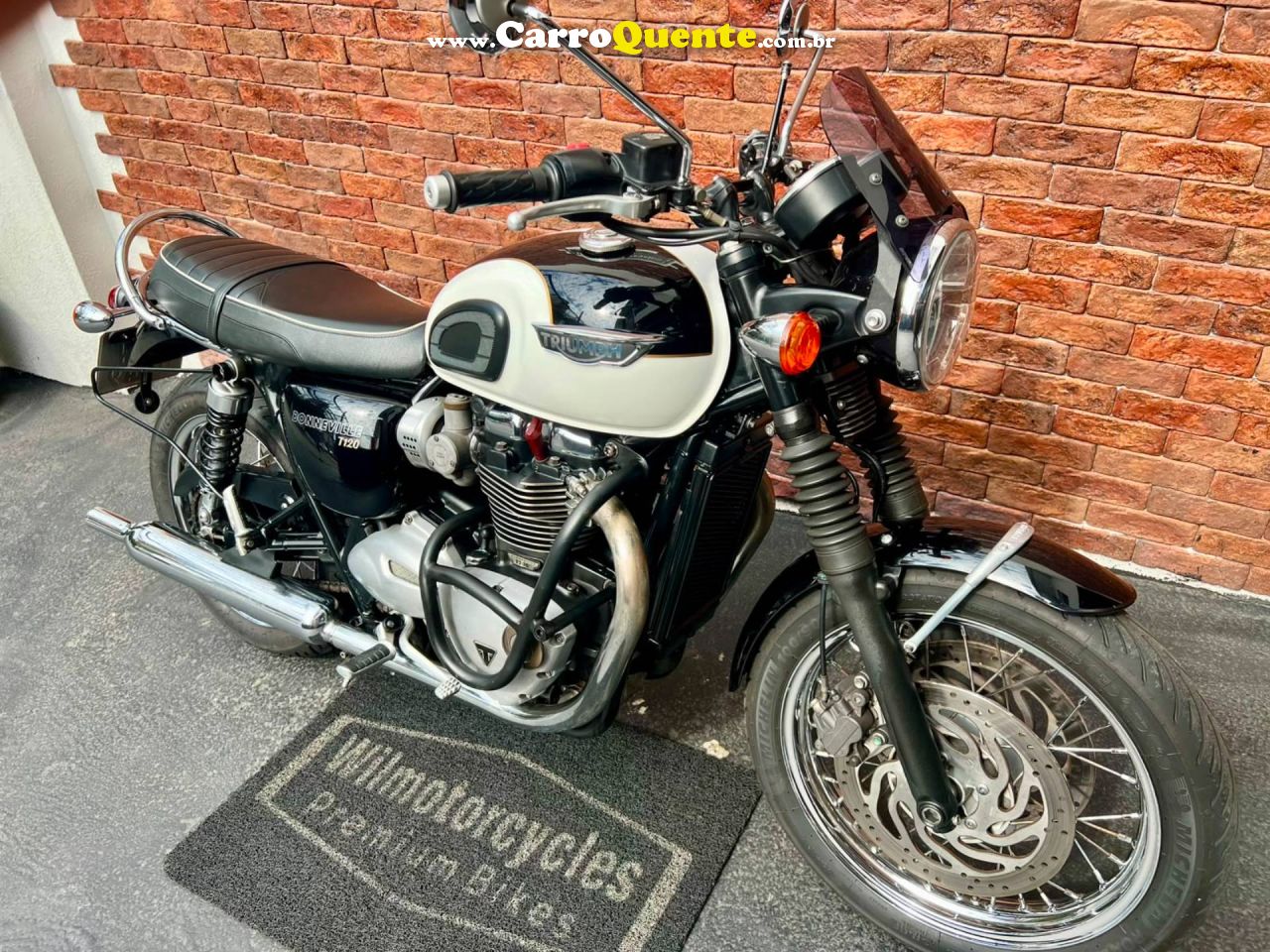 TRIUMPH BONNEVILLE T120 1200 2017 - Loja