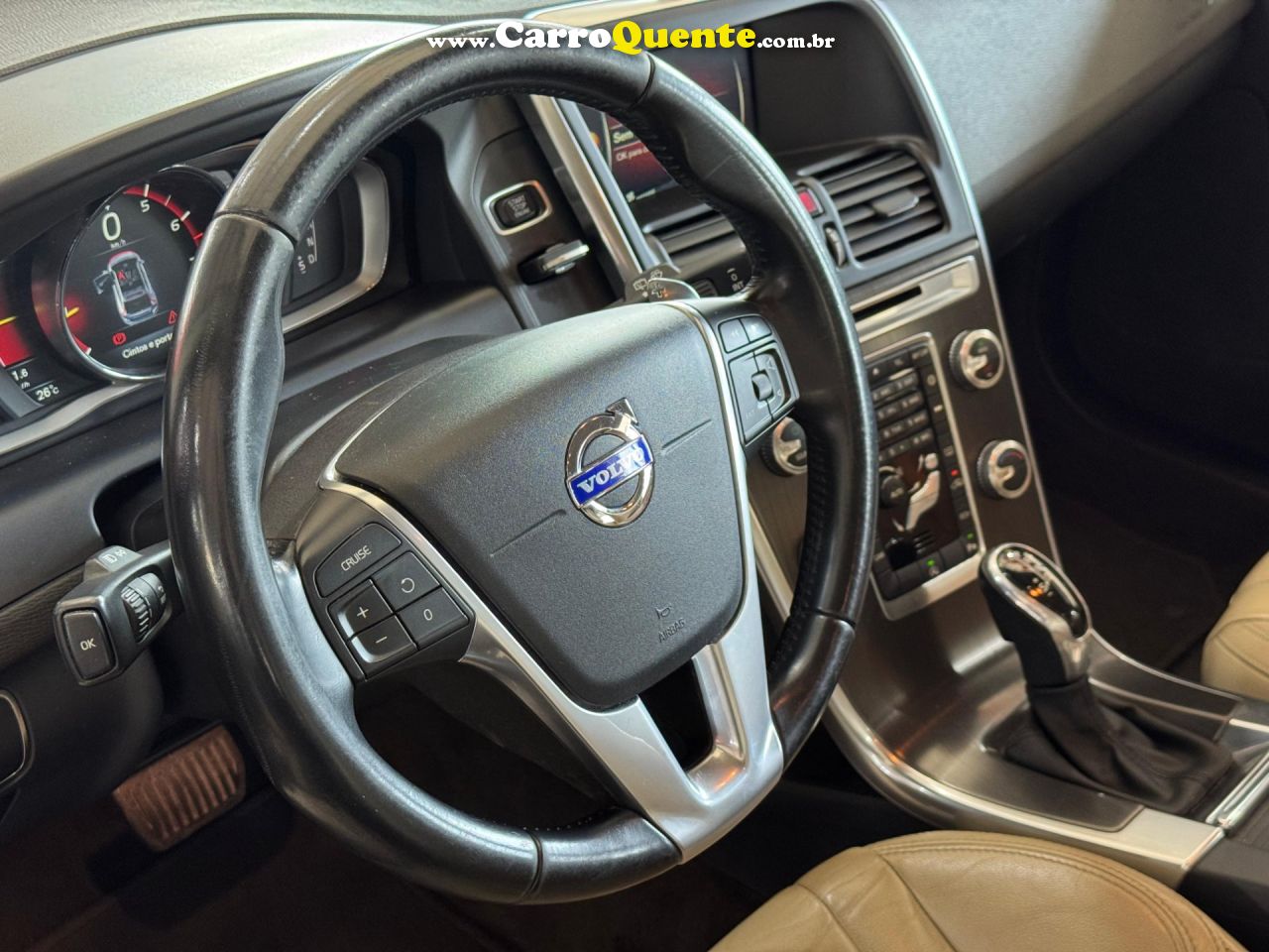 VOLVO XC60 2.0 T5 DYNAMIC FWD TURBO 2015 - Loja