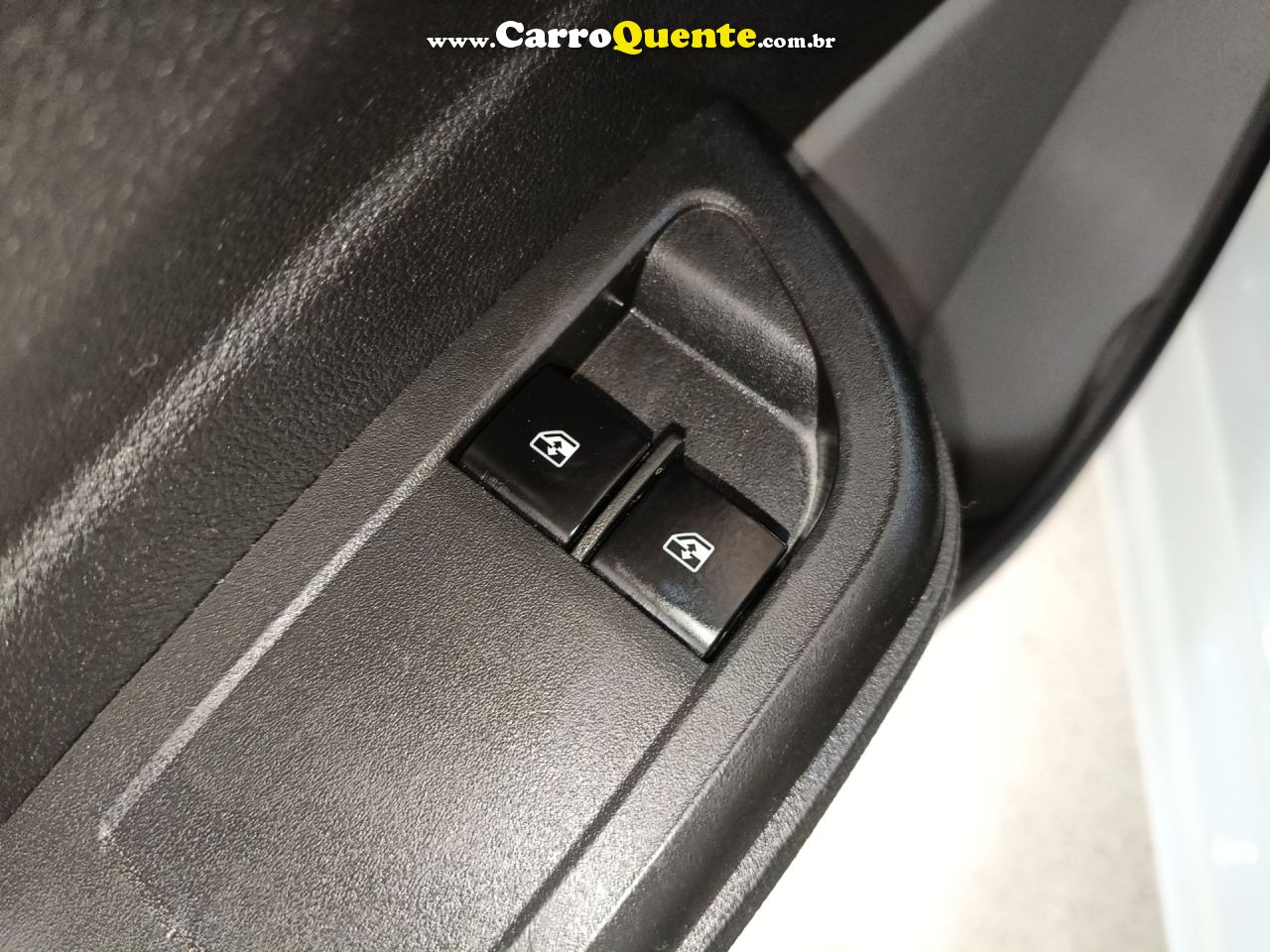 CHEVROLET ONIX 1.0 MPFI LT 8V 2015 - Loja