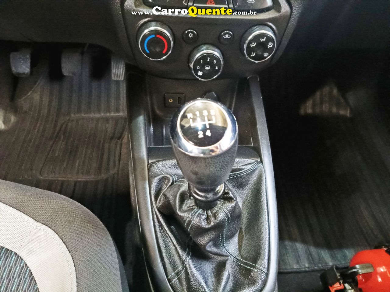 CHEVROLET ONIX 1.0 MPFI LT 8V 2015 - Loja