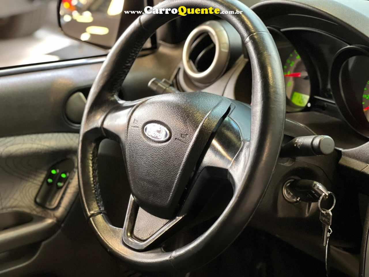 FORD FIESTA 1.6 MPI SEDAN 8V 2009 - Loja