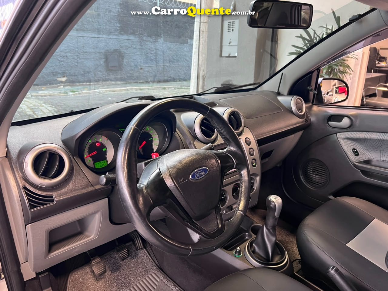 FORD FIESTA 1.6 MPI SEDAN 8V 2009 - Loja