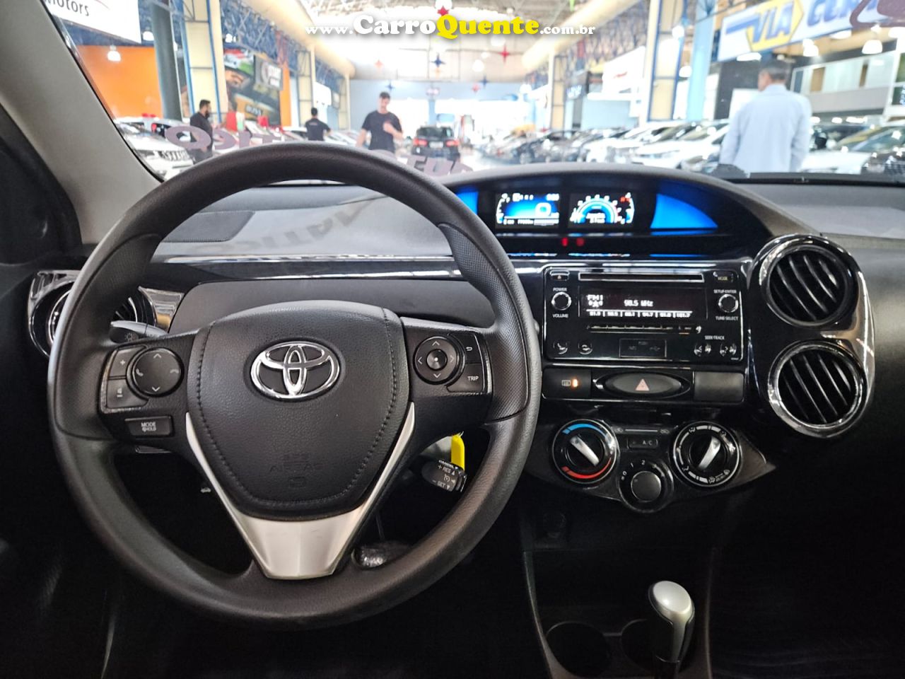 TOYOTA ETIOS 1.5 XS SEDAN 16V 2018 - Loja