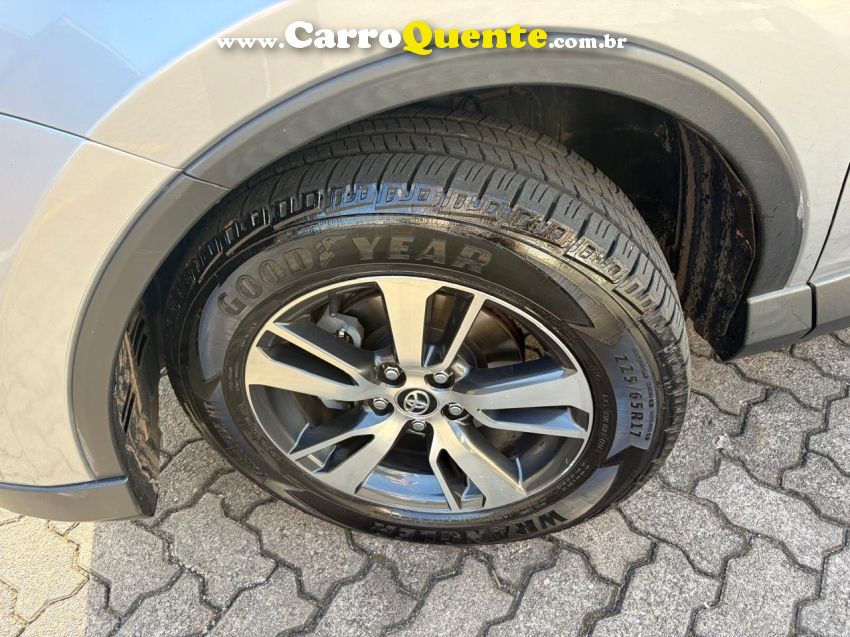 Toyota RAV4 2.0 16V GASOLINA 4P AUTOMÁTICO - Loja