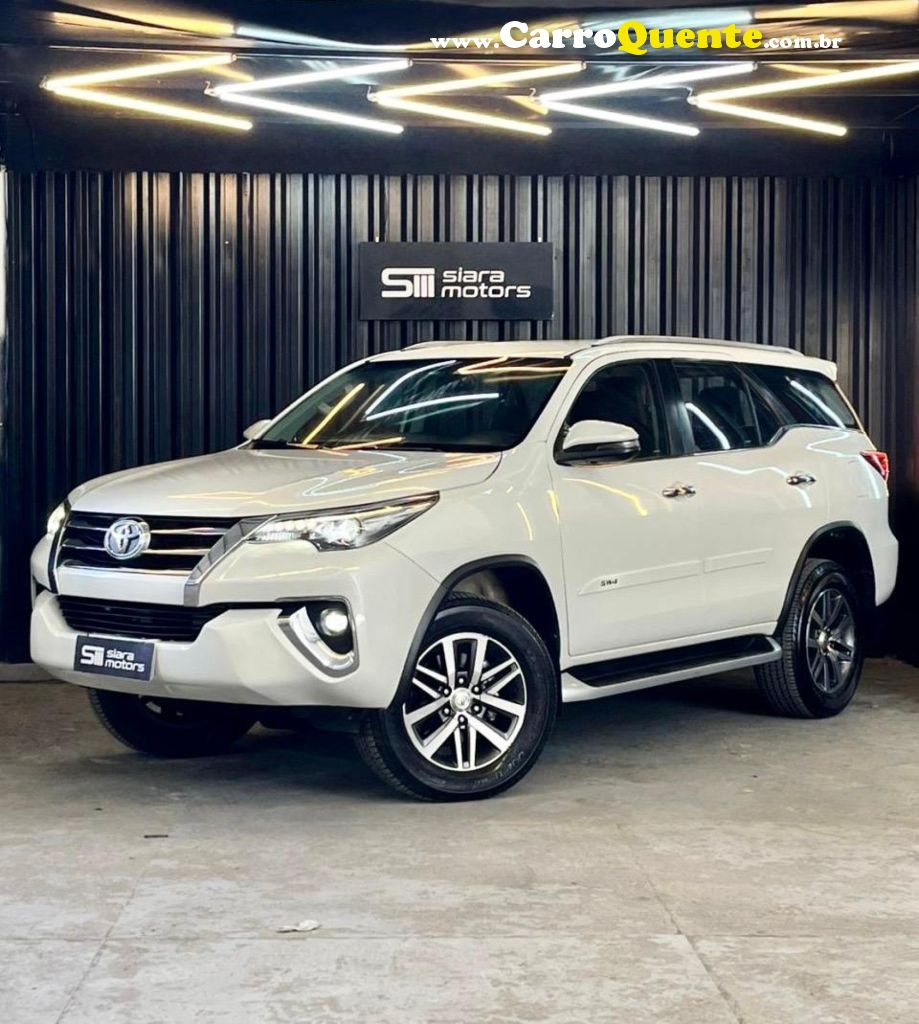 TOYOTA   HILUX SW4 SRX 4X4 2.8 TDI 16V DIES. AUT.   BRANCO 2019 2.8 DIESEL - Loja
