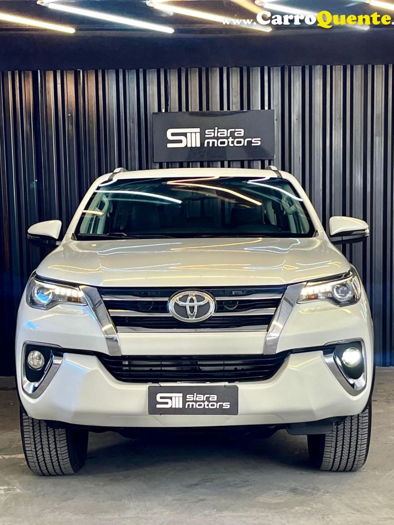 TOYOTA   HILUX SW4 SRX 4X4 2.8 TDI 16V DIES. AUT.   BRANCO 2019 2.8 DIESEL - Loja