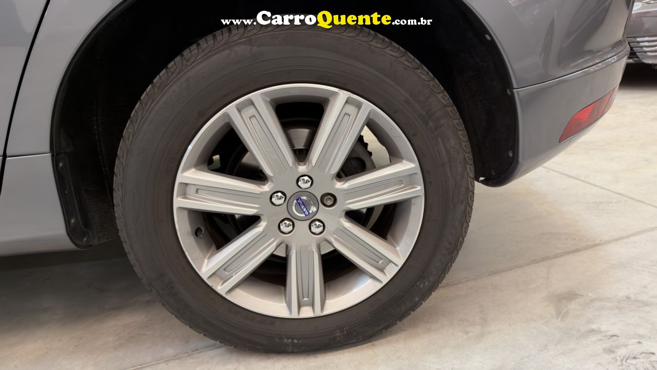 VOLVO   VOLVO XC60 2.0 T5 KIN   CINZA 2017 2.0 GASOLINA - Loja