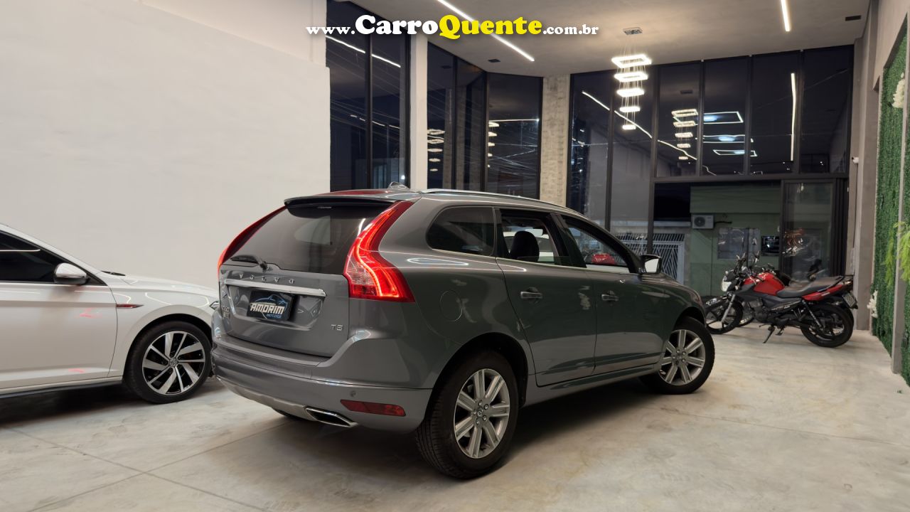 VOLVO   VOLVO XC60 2.0 T5 KIN   CINZA 2017 2.0 GASOLINA - Loja