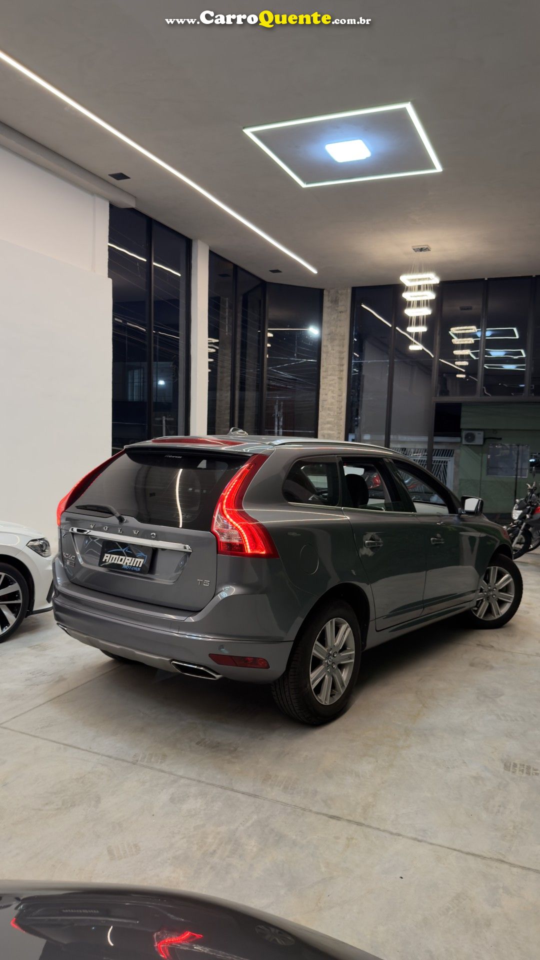 VOLVO   VOLVO XC60 2.0 T5 KIN   CINZA 2017 2.0 GASOLINA - Loja