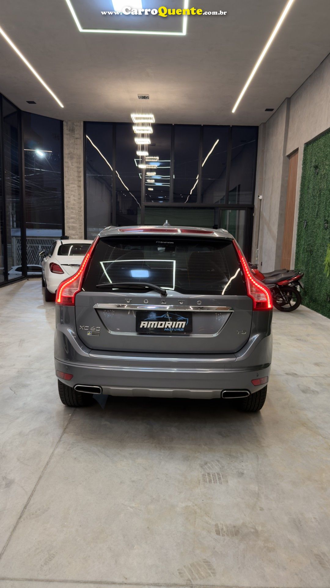 VOLVO   VOLVO XC60 2.0 T5 KIN   CINZA 2017 2.0 GASOLINA - Loja