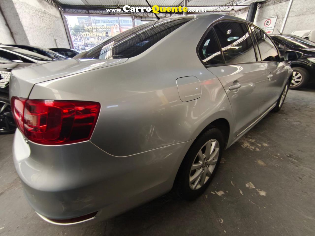 VOLKSWAGEN   JETTA COMFORTLINE 2.0 T.FLEX 8V 4P TIPT.   PRATA 2012 2.0 FLEX - Loja