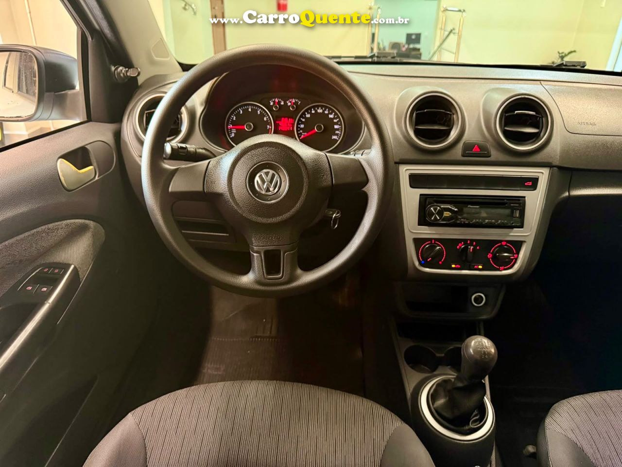VOLKSWAGEN   VOYAGE 1.61.6 CITY  MI TOTAL FLEX 8V 4P   PRATA 2014 1.6 FLEX - Loja