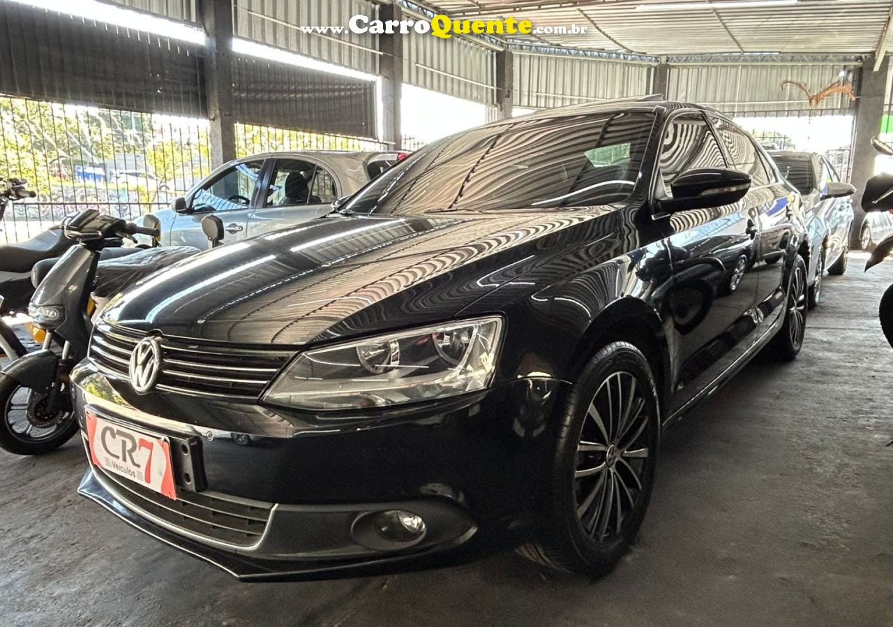 VOLKSWAGEN   JETTA HIGHLINE 2.0 TSI 16V 4P TIPTRONIC   PRETO 2013 2.0 GASOLINA - Loja