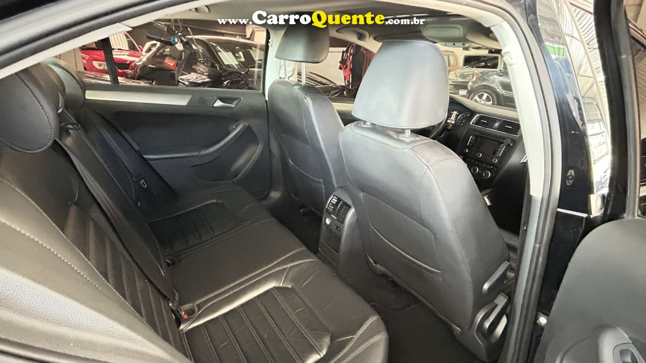 VOLKSWAGEN   JETTA HIGHLINE 2.0 TSI 16V 4P TIPTRONIC   PRETO 2013 2.0 GASOLINA - Loja