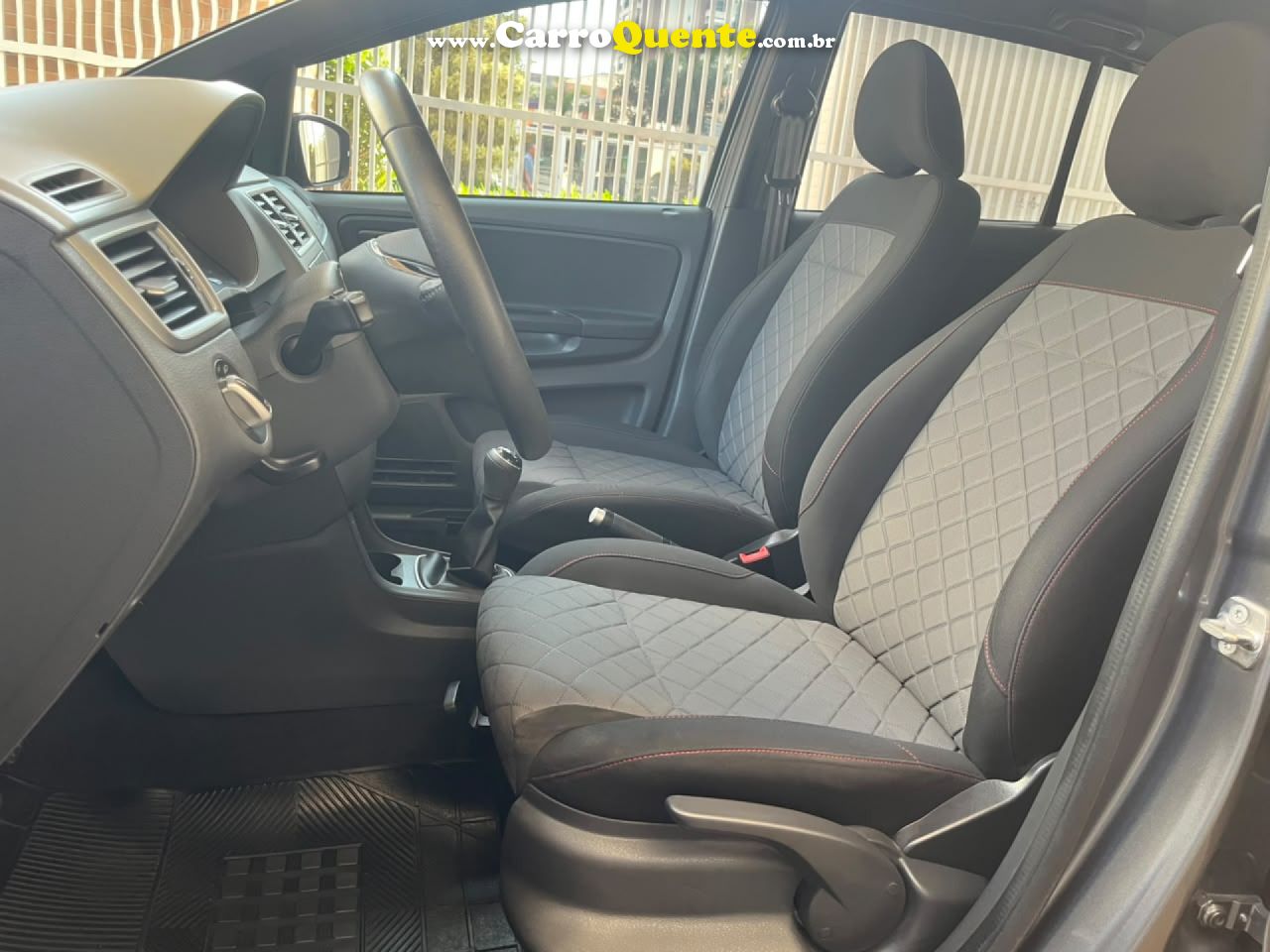 VOLKSWAGEN   FOX XTREME TOP DE LINHA COM BAIXISSIMA KM OTIMO ESTADO   CINZA 2021 1.6 FLEX - Loja