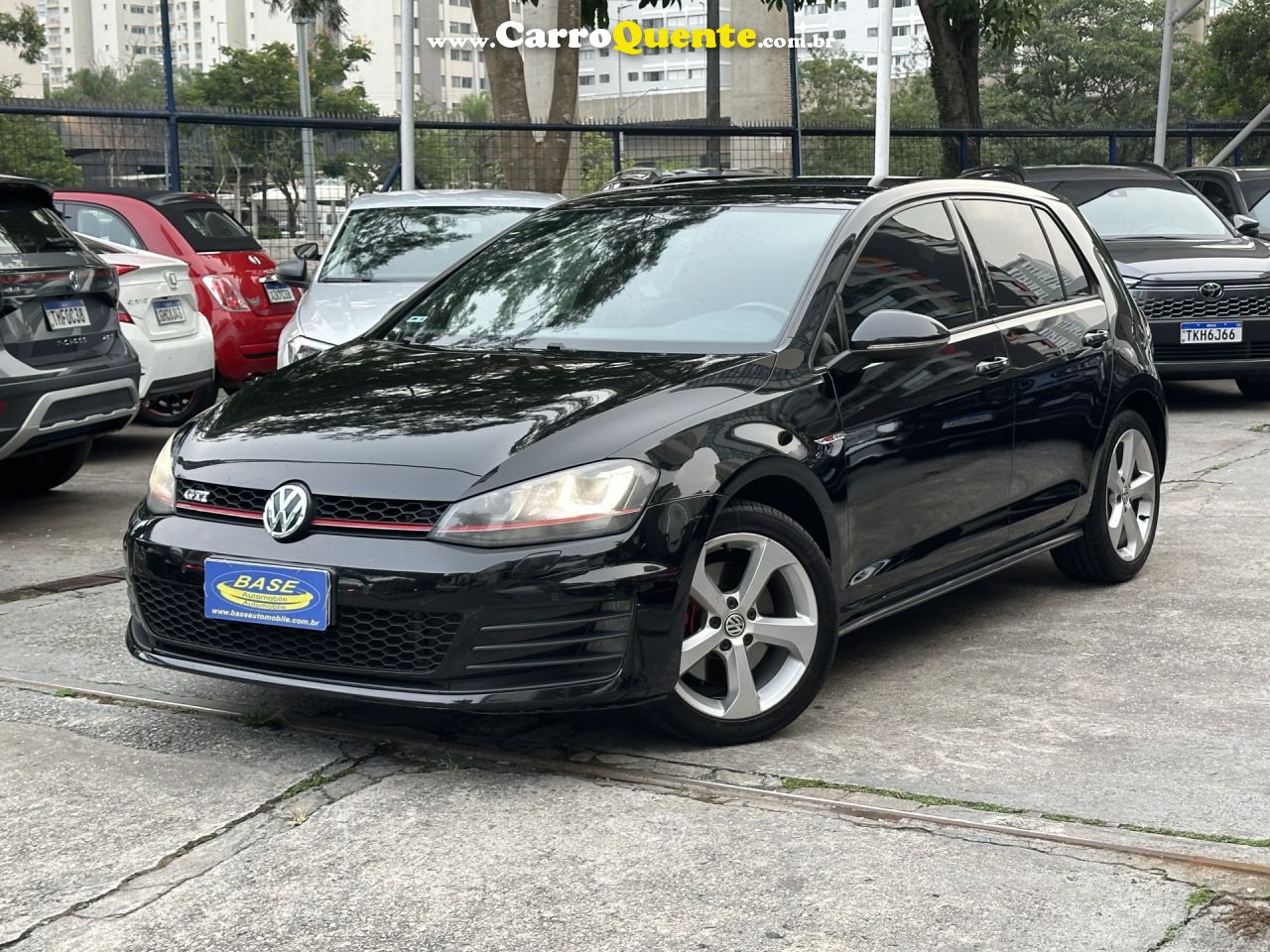 VOLKSWAGEN   GOLF GTI 2.0 TSI 220CV AUT.   PRETO 2014 2.0 GASOLINA - Loja