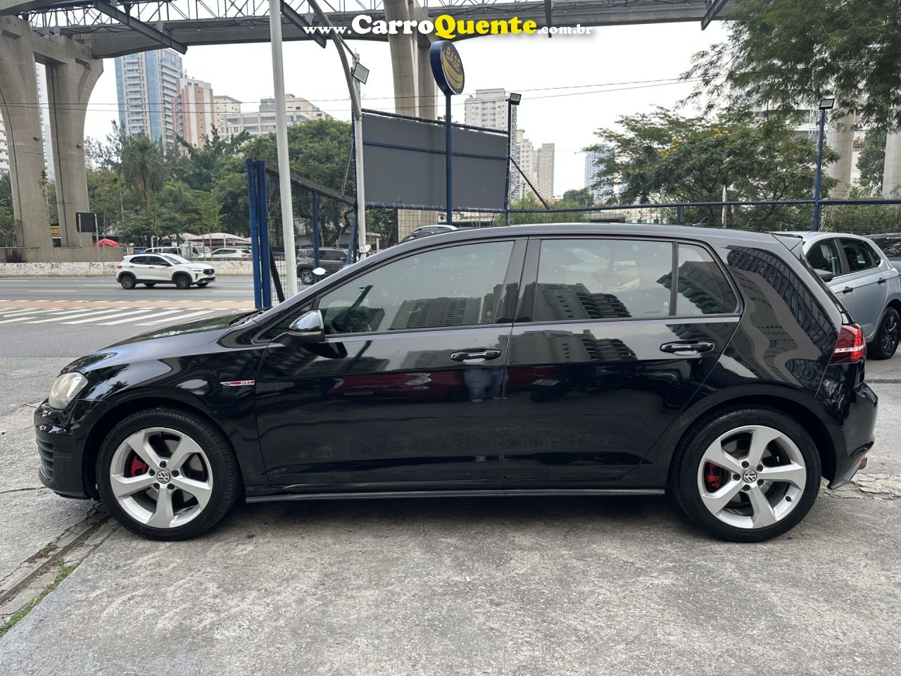 VOLKSWAGEN   GOLF GTI 2.0 TSI 220CV AUT.   PRETO 2014 2.0 GASOLINA - Loja