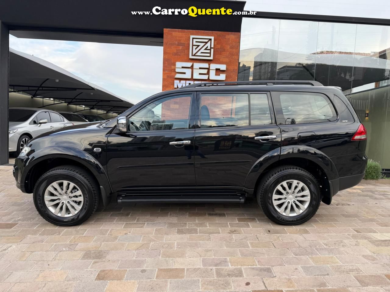 MITSUBISHI   PAJERO DAKARHPE 3.5 4X4 FLEX 5P AUT.   PRETO 2015 3.5 FLEX - Loja