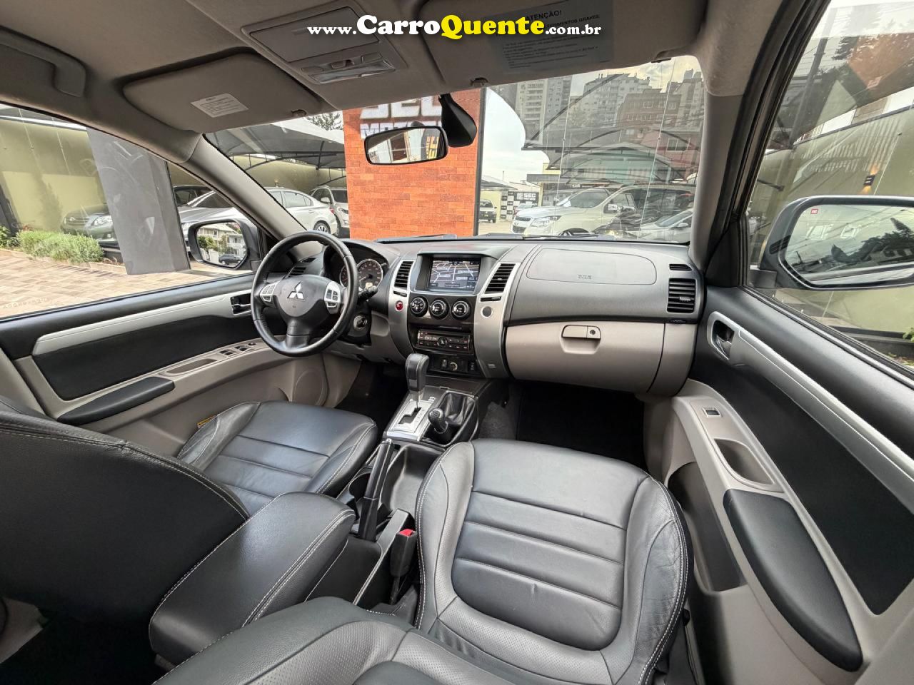 MITSUBISHI   PAJERO DAKARHPE 3.5 4X4 FLEX 5P AUT.   PRETO 2015 3.5 FLEX - Loja
