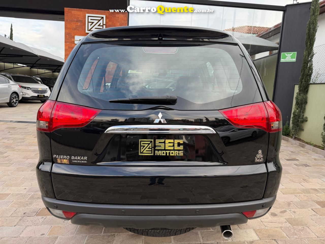 MITSUBISHI   PAJERO DAKARHPE 3.5 4X4 FLEX 5P AUT.   PRETO 2015 3.5 FLEX - Loja