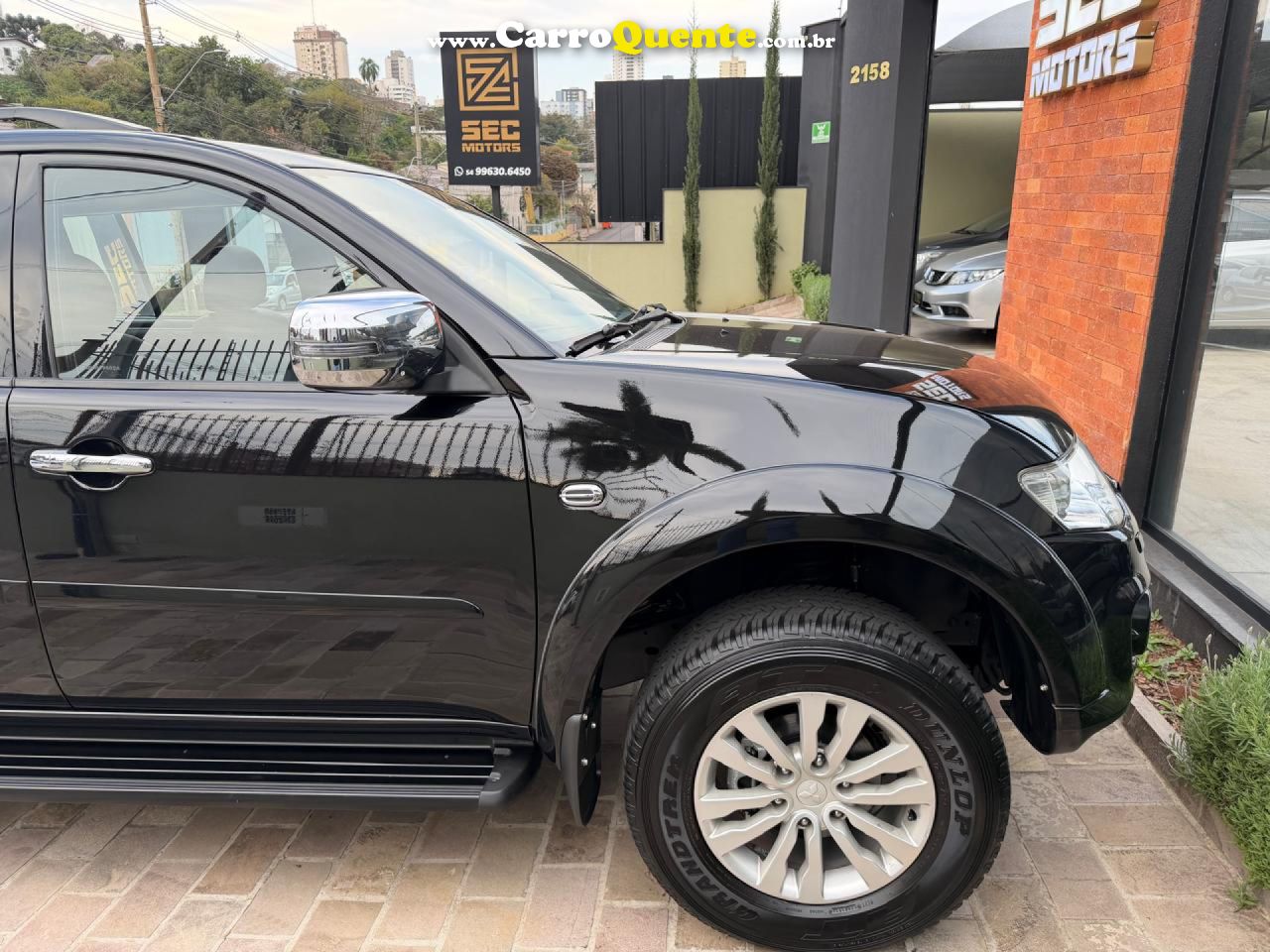 MITSUBISHI   PAJERO DAKARHPE 3.5 4X4 FLEX 5P AUT.   PRETO 2015 3.5 FLEX - Loja