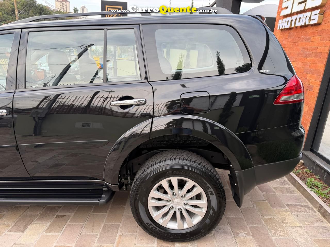 MITSUBISHI   PAJERO DAKARHPE 3.5 4X4 FLEX 5P AUT.   PRETO 2015 3.5 FLEX - Loja