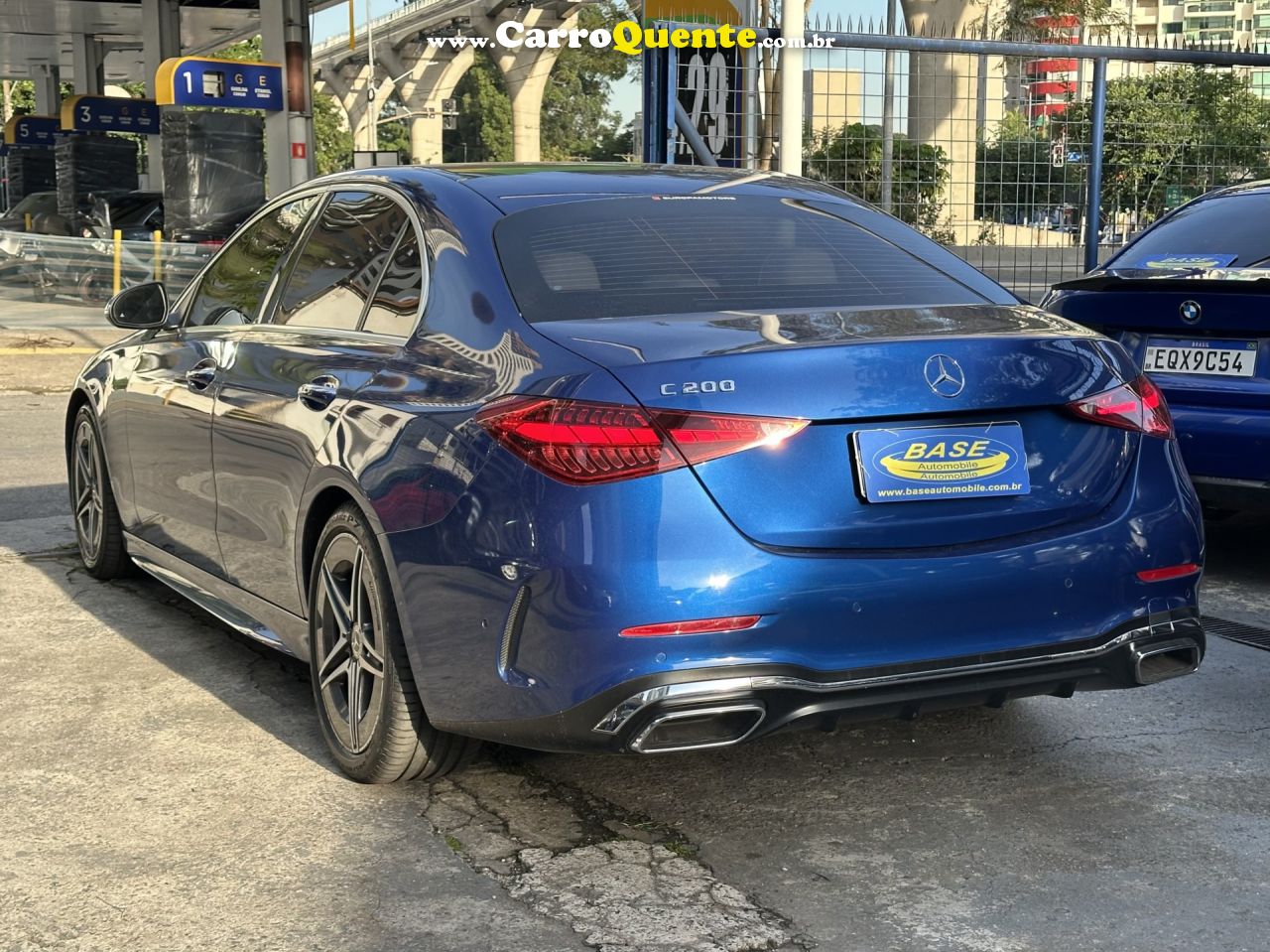 MERCEDES-BENZ   C-200 AMG LINE EQ BOOST 1.5 TB (HIB.)   AZUL 2022 1.5 GASOLINA E ELÉTRICO - Loja