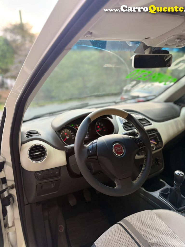 FIAT   FIAT PUNTO ESSENCE 1.6   BRANCO 2013 1.6 FLEX - Loja