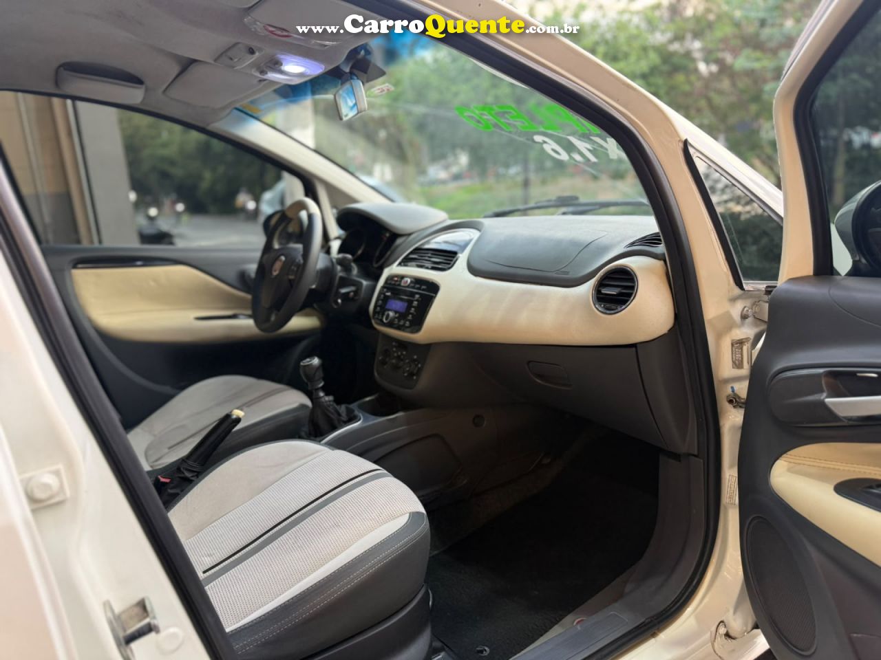FIAT   FIAT PUNTO ESSENCE 1.6   BRANCO 2013 1.6 FLEX - Loja