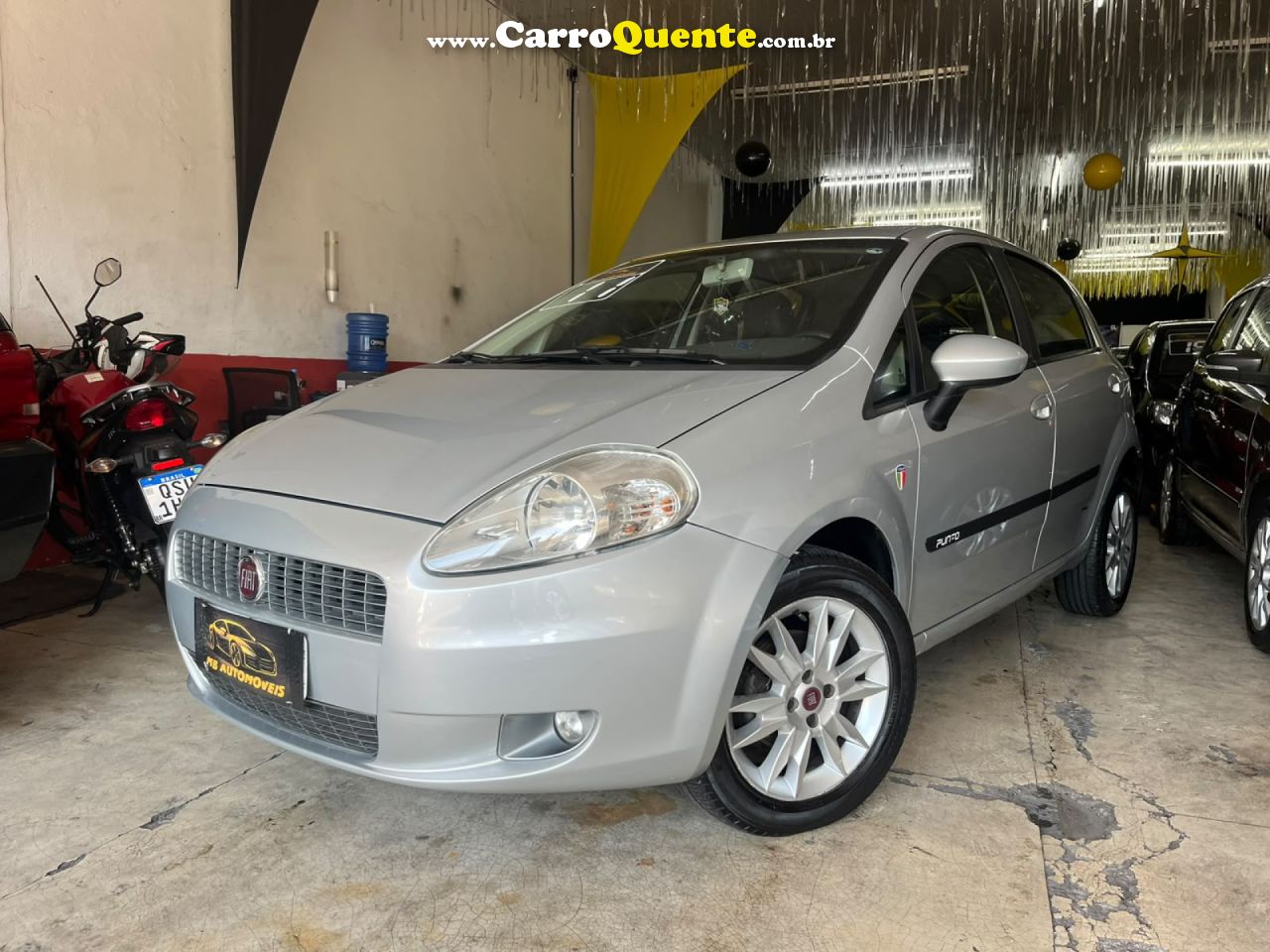 FIAT   PUNTO ESSENCE 1.6 FLEX 16V 5P   PRATA 2011 1.6 FLEX - Loja