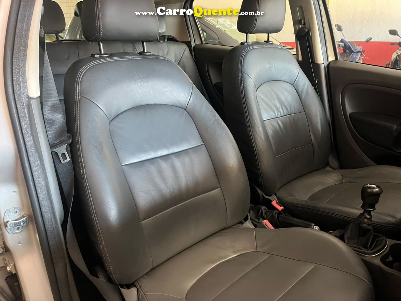 FIAT   PUNTO ESSENCE 1.6 FLEX 16V 5P   PRATA 2011 1.6 FLEX - Loja