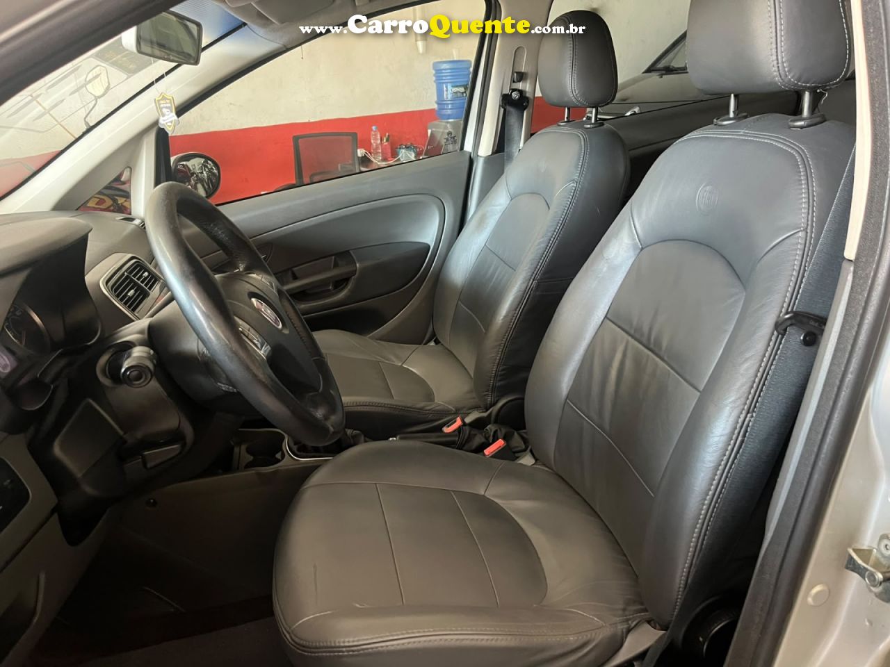 FIAT   PUNTO ESSENCE 1.6 FLEX 16V 5P   PRATA 2011 1.6 FLEX - Loja