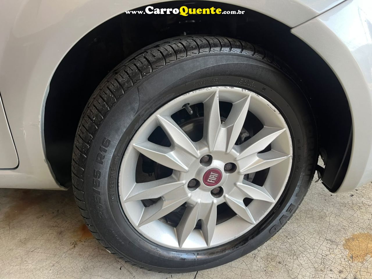 FIAT   PUNTO ESSENCE 1.6 FLEX 16V 5P   PRATA 2011 1.6 FLEX - Loja