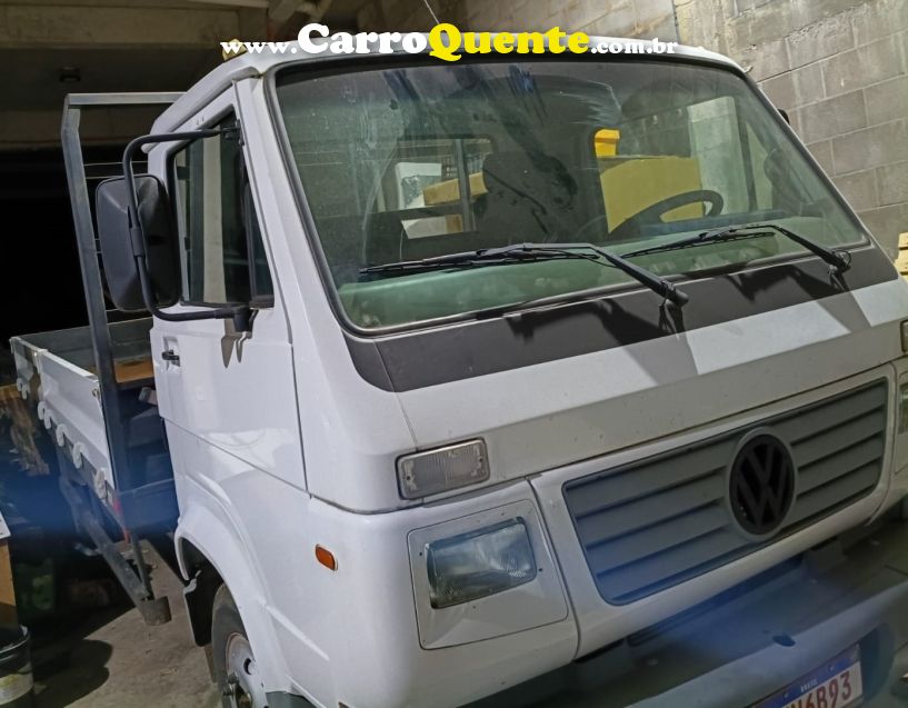 Volkswagen 7110 VW 7-110 S Carroceria metálica - Loja