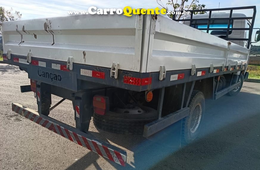 Volkswagen 7110 VW 7-110 S Carroceria metálica - Loja