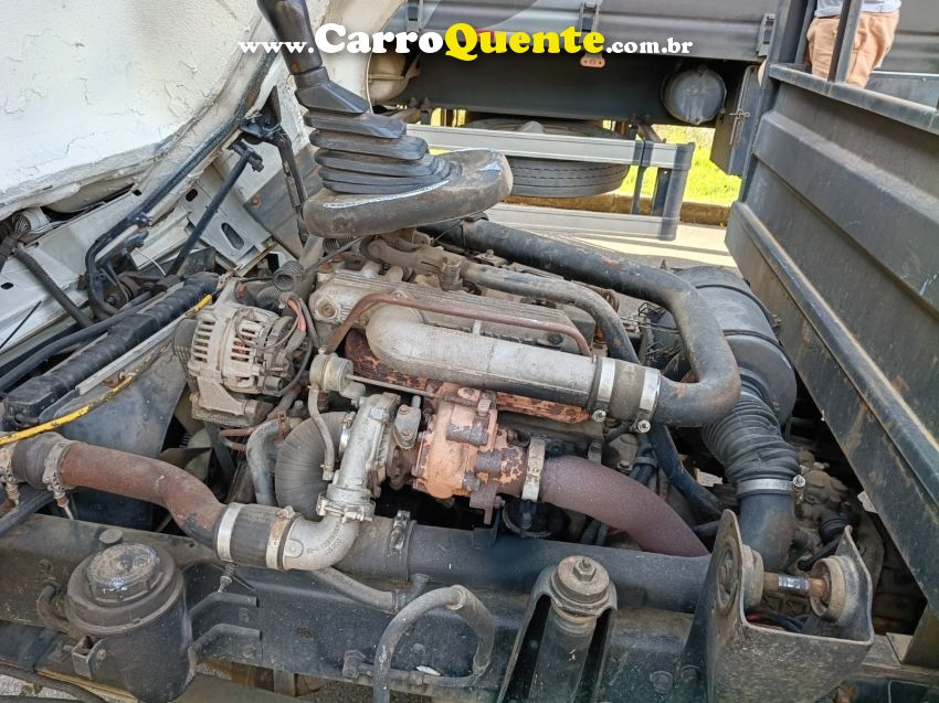 Volkswagen 7110 VW 7-110 S Carroceria metálica - Loja