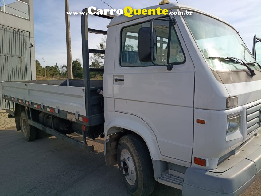 Volkswagen 7110 VW 7-110 S Carroceria metálica - Loja