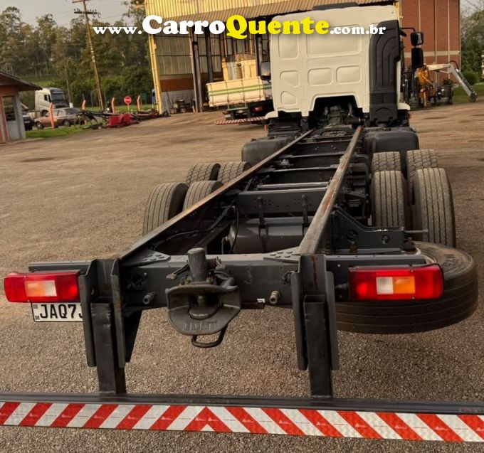 Volvo VM 330 VM 330 6x2 2p Chassi - Loja