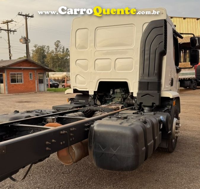 Volvo VM 330 VM 330 6x2 2p Chassi - Loja