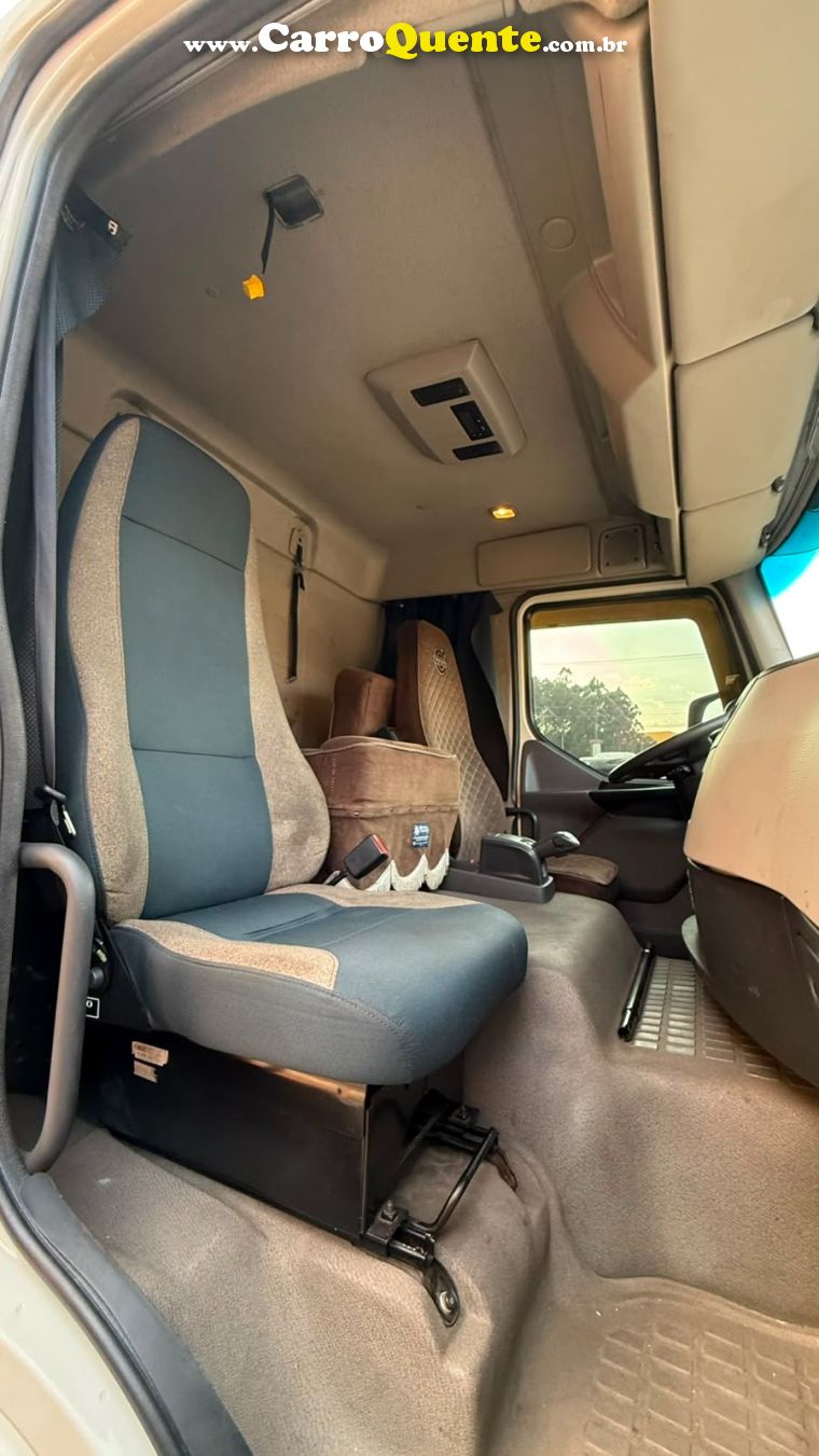 Volvo VM 330 VM 330 6x2 2p Chassi - Loja